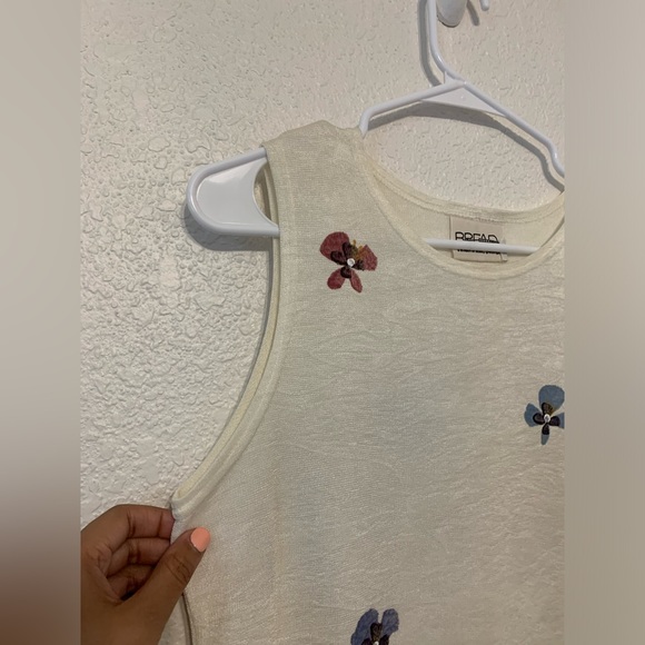 BREAD by Staley Gretzinger Sleeveless Small Embroiled Floral Knit Wearable Art - Picture 4 of 8